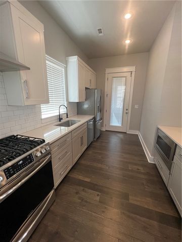 1390 S Duncan Avenue, Fayetteville, AR 72701