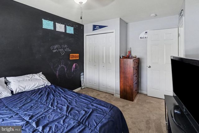 2036 MALLARD LN, Lebanon, PA 17046