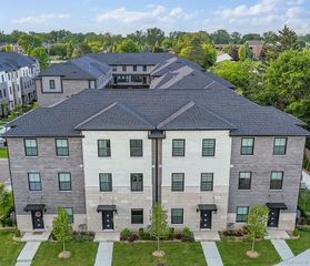 2886 SUMMERS Place, Troy, MI 48084