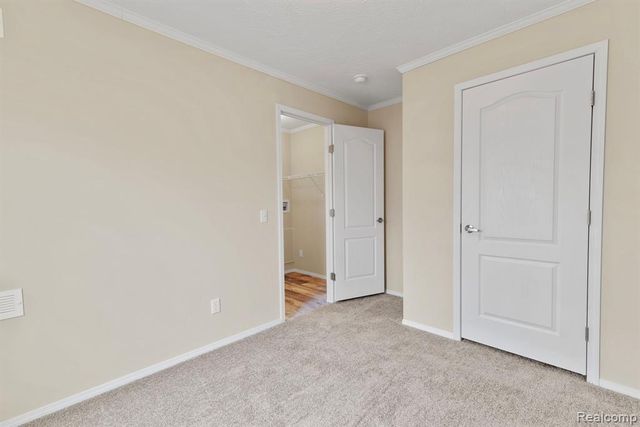 11055 Silver View Court, South Lyon, MI 48178