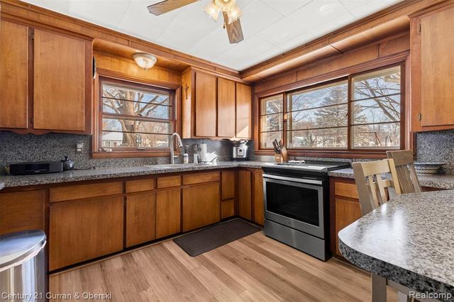 4735 Cobden Lane, Clarkston, MI 48346