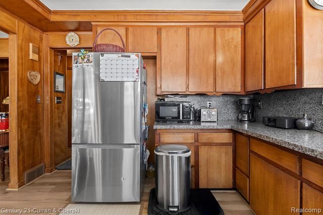 4735 Cobden Lane, Clarkston, MI 48346