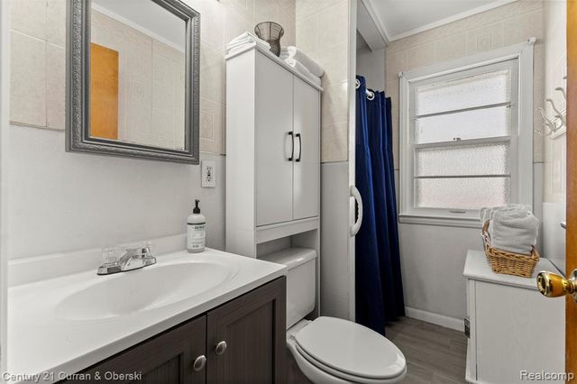 4735 Cobden Lane, Clarkston, MI 48346