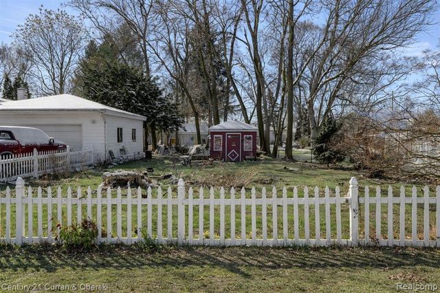 4735 Cobden Lane, Clarkston, MI 48346