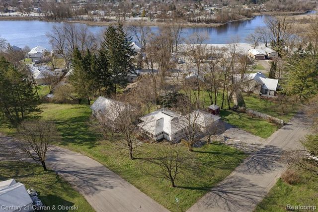 4735 Cobden Lane, Clarkston, MI 48346