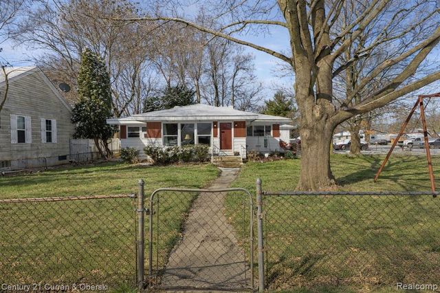 4735 Cobden Lane, Clarkston, MI 48346