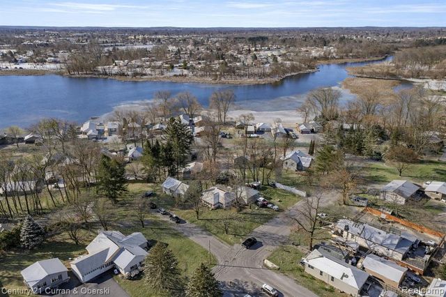 4735 Cobden Lane, Clarkston, MI 48346