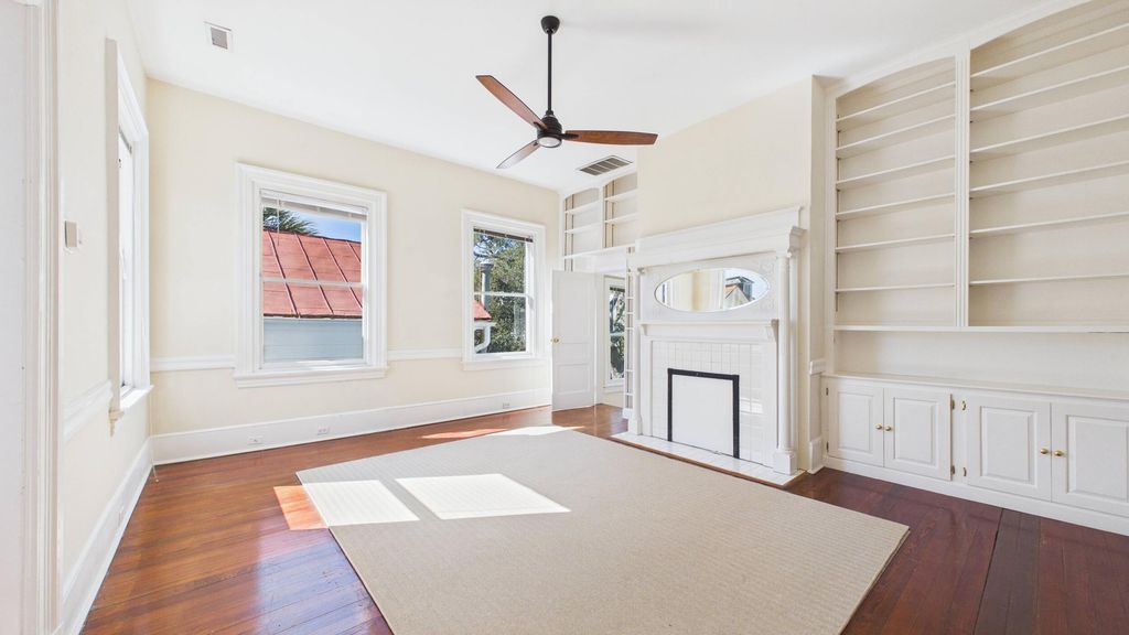 Image 5 of property listing at 52 S Battery E, Charleston, SC 29401