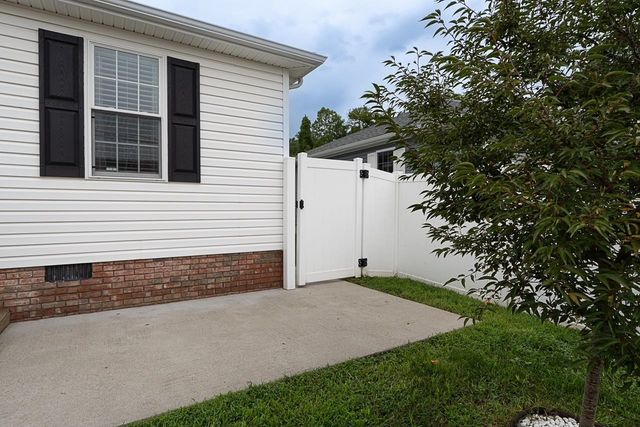 31 Platinum Drive, Chesapeake, OH 45619