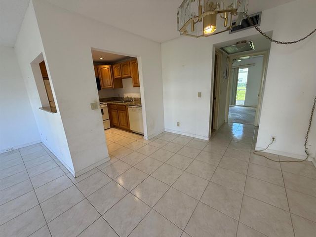 13 Dorset A, Boca Raton, FL 33434