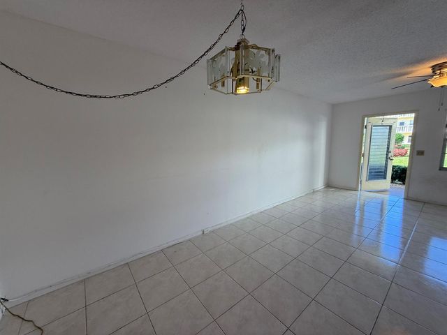 13 Dorset A, Boca Raton, FL 33434