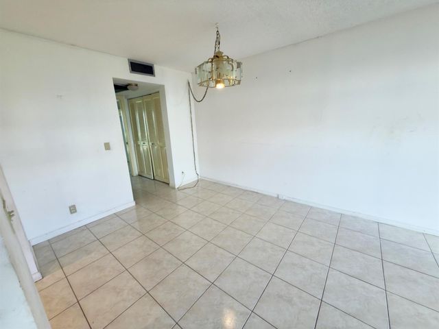 13 Dorset A, Boca Raton, FL 33434