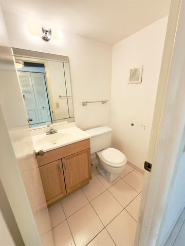 13 Dorset A, Boca Raton, FL 33434