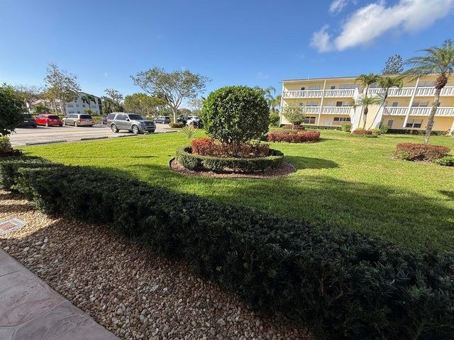 13 Dorset A, Boca Raton, FL 33434