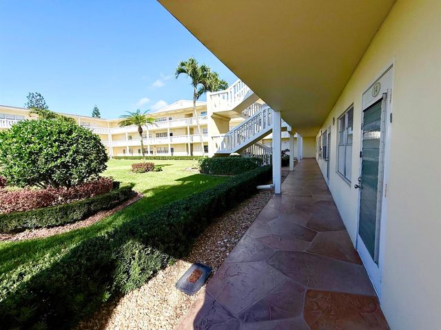 13 Dorset A, Boca Raton, FL 33434