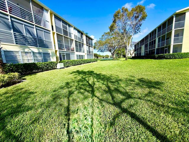 13 Dorset A, Boca Raton, FL 33434
