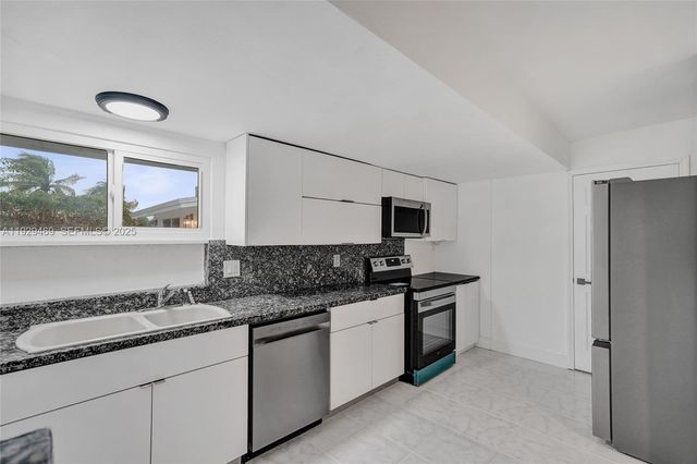 5100 NE 17th Ter, Fort Lauderdale, FL 33334