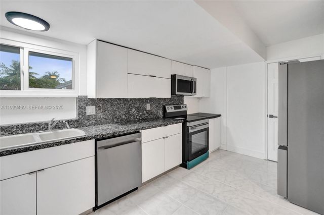 5100 NE 17th Ter, Fort Lauderdale, FL 33334