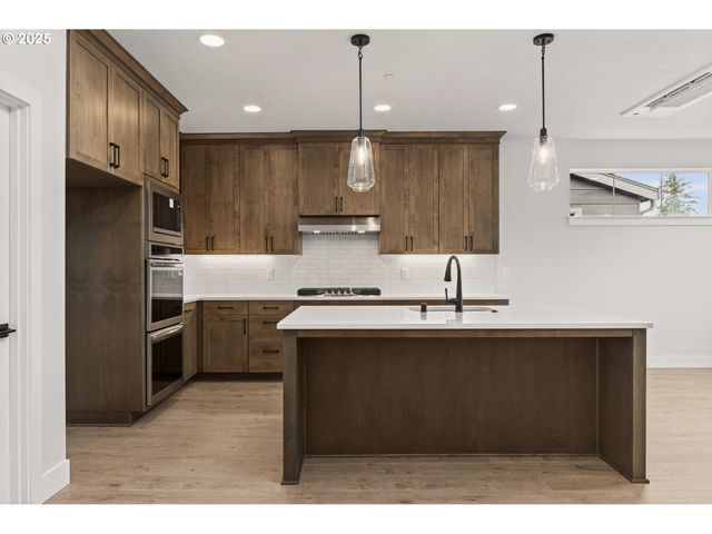 4705 Nw CAMAS MEADOWS Dr, Camas, WA 98607