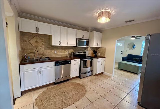 5618 20TH AVENUE S, Gulfport, FL 33707