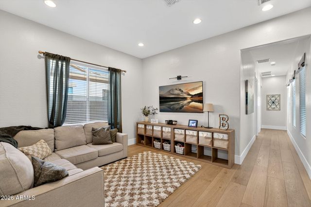 1026 E BOSTON Street, Gilbert, AZ 85295