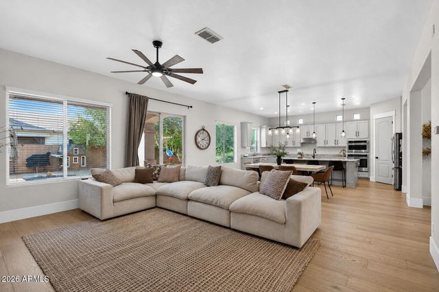 1026 E BOSTON Street, Gilbert, AZ 85295