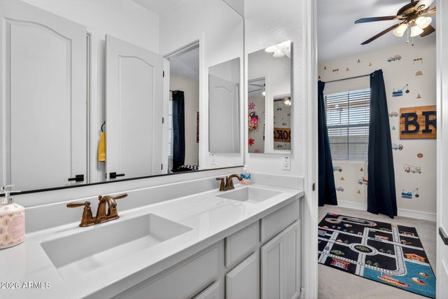 1026 E BOSTON Street, Gilbert, AZ 85295