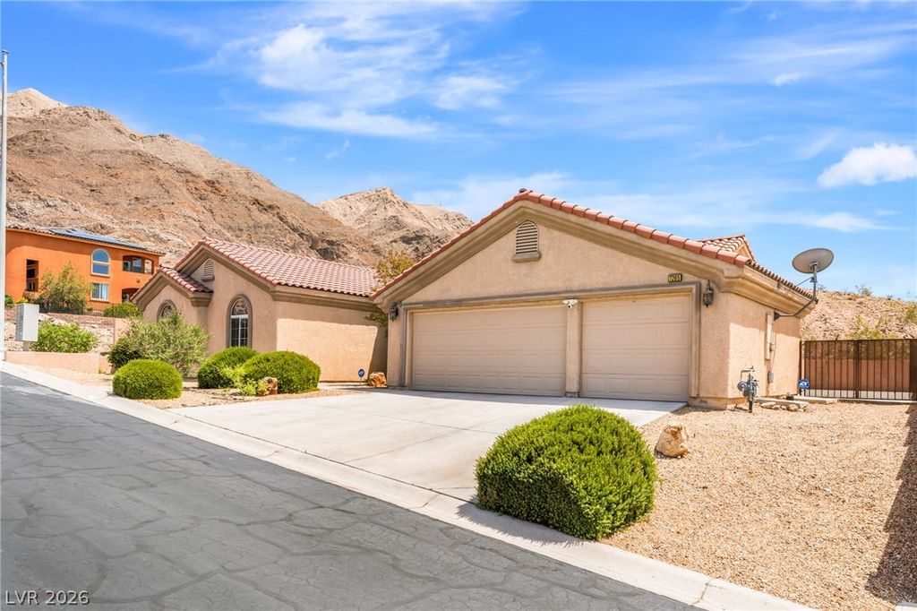 7205 Madonna Drive, Las Vegas, NV 89156