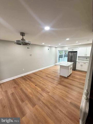 639 E RAYMOND ST, Philadelphia, PA 19120