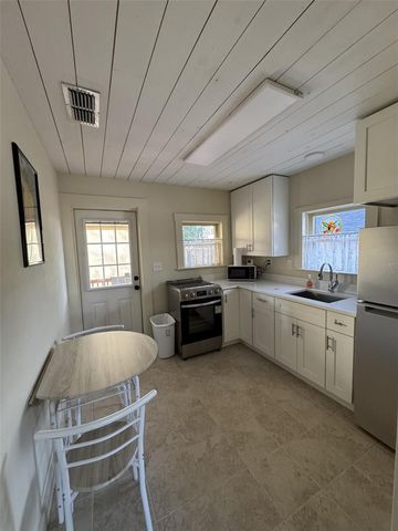 13841 12TH STREET, Dade City, FL 33525