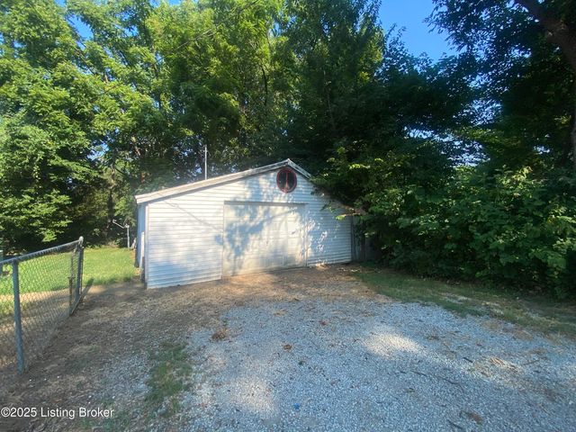 728 Beechwood Ave, Bardstown, KY 40004