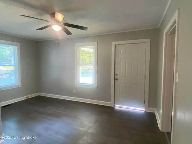 728 Beechwood Ave, Bardstown, KY 40004