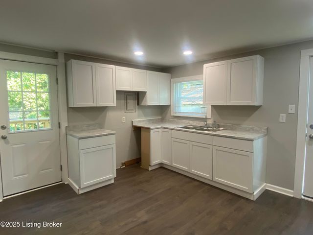 728 Beechwood Ave, Bardstown, KY 40004
