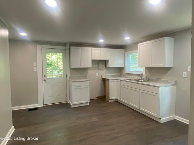728 Beechwood Ave, Bardstown, KY 40004