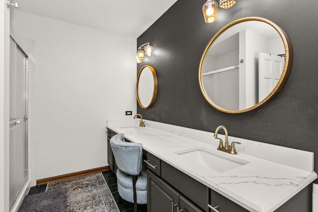 4N475 S Robert Frost Circle, St. Charles, IL 60175