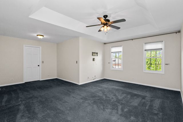 4N475 S Robert Frost Circle, St. Charles, IL 60175