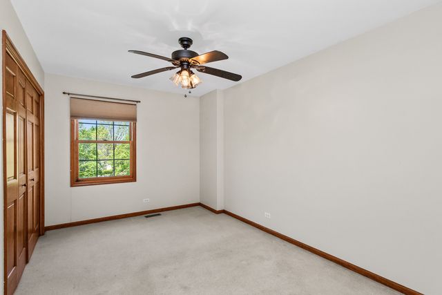 4N475 S Robert Frost Circle, St. Charles, IL 60175