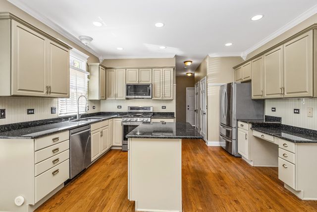 4N475 S Robert Frost Circle, St. Charles, IL 60175