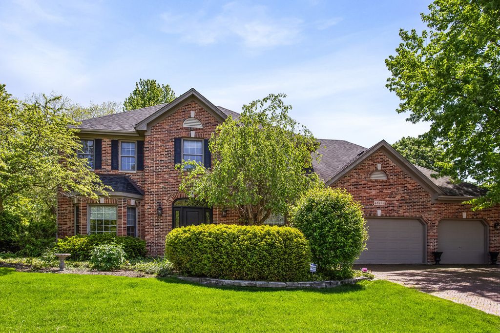4N475 S Robert Frost Circle, St. Charles, IL 60175
