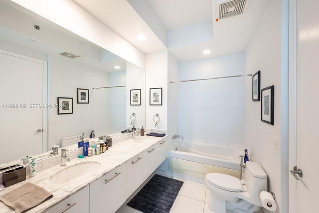 55 SE 6th St 4200, Miami, FL 33131