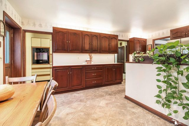 9453 Whispering Pines Drive, Saline, MI 48176