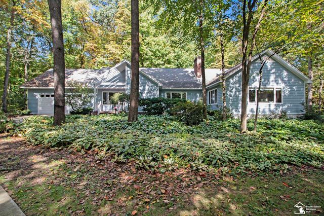 9453 Whispering Pines Drive, Saline, MI 48176