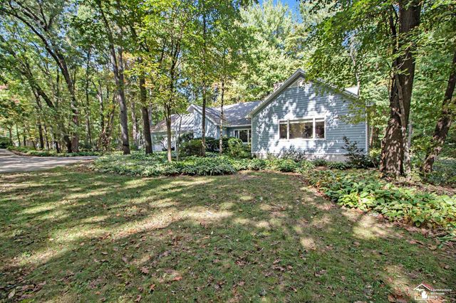 9453 Whispering Pines Drive, Saline, MI 48176