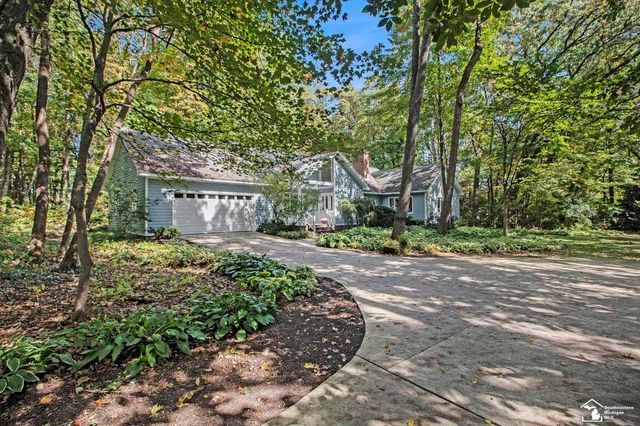 9453 Whispering Pines Drive, Saline, MI 48176