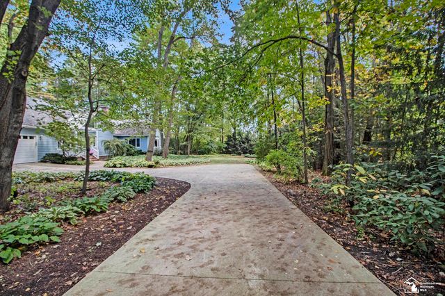 9453 Whispering Pines Drive, Saline, MI 48176