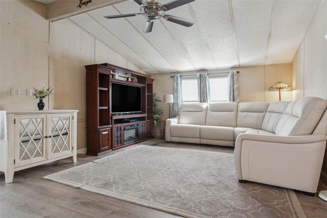 3921 CHRIS DRIVE, Wesley Chapel, FL 33543