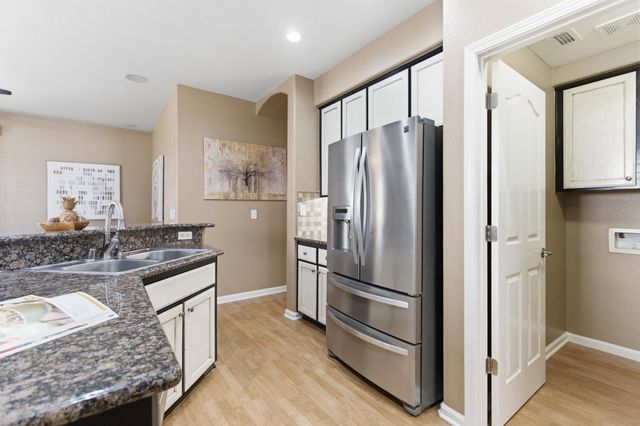 2138 Sherington Way, Sacramento, CA 95835