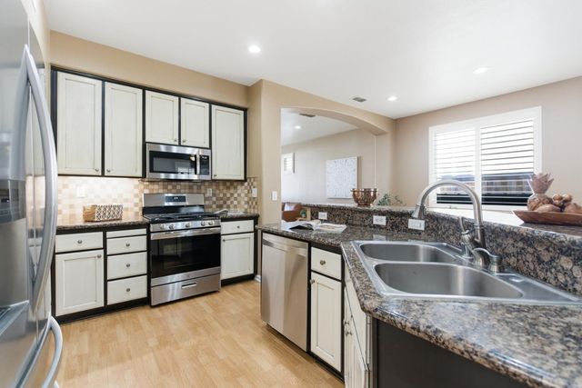 2138 Sherington Way, Sacramento, CA 95835