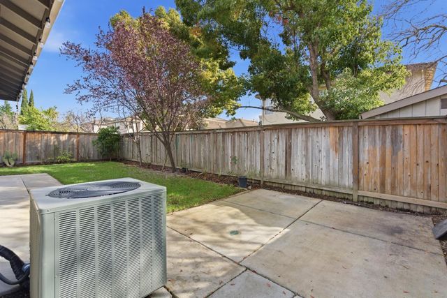 2138 Sherington Way, Sacramento, CA 95835