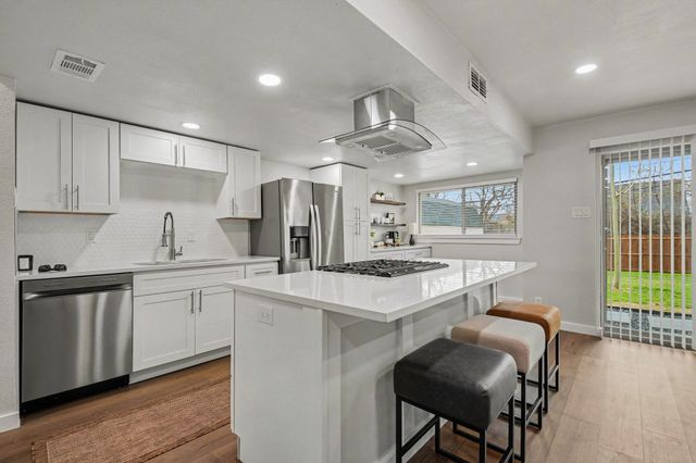 3009 Harvard Street N, Irving, TX 75062